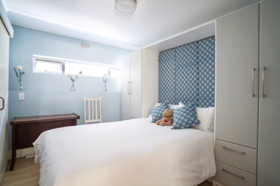 2 Bedroom Property for Sale in Vredehoek Western Cape